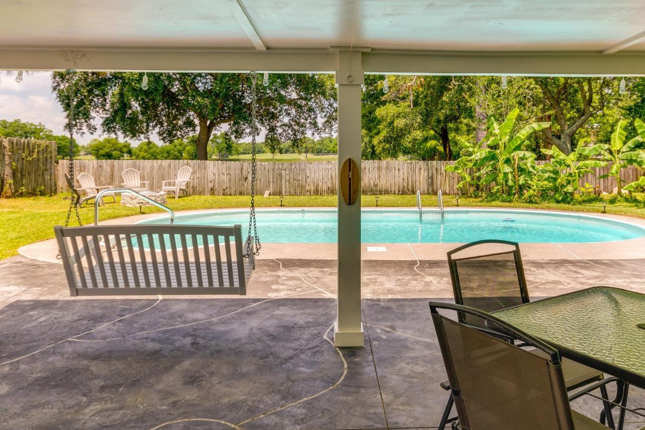 Gulf Breeze Vacation Rental For 2 With Pool Access! المظهر الخارجي الصورة