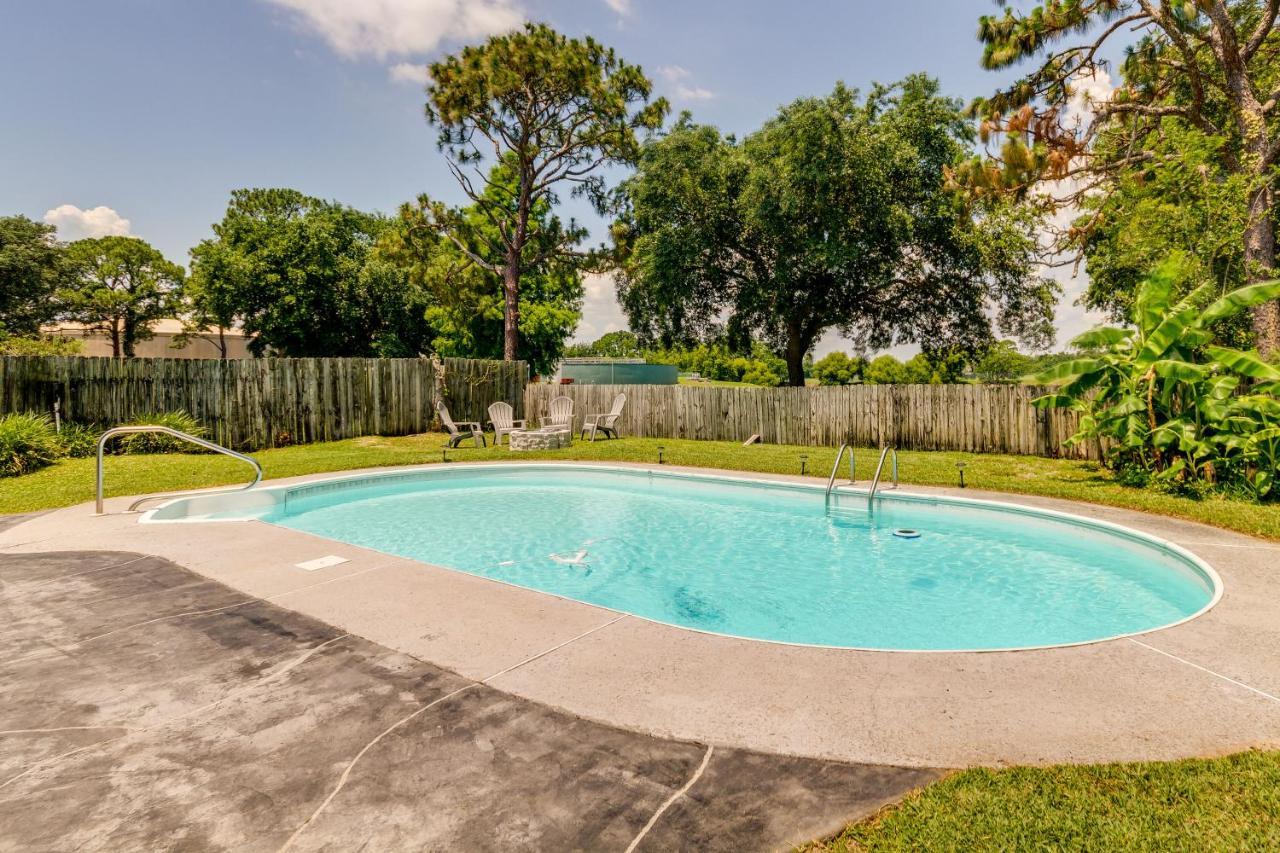 Gulf Breeze Vacation Rental For 2 With Pool Access! المظهر الخارجي الصورة